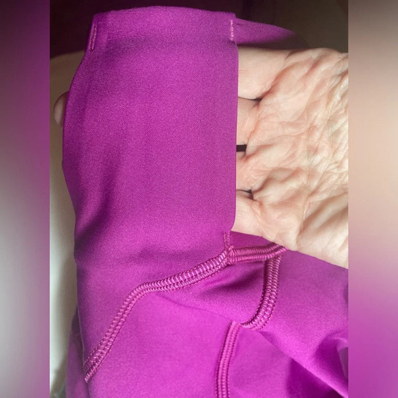 Lululemon Chase the Chill Super High-Rise Tight 28"
Deep Fuschia size 2 - Picture 10 of 11